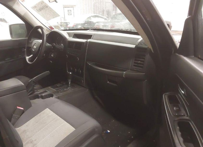 Photo 5 of 2010 Jeep Liberty SPORT (VIN 1J4PN2GK6AW114841)