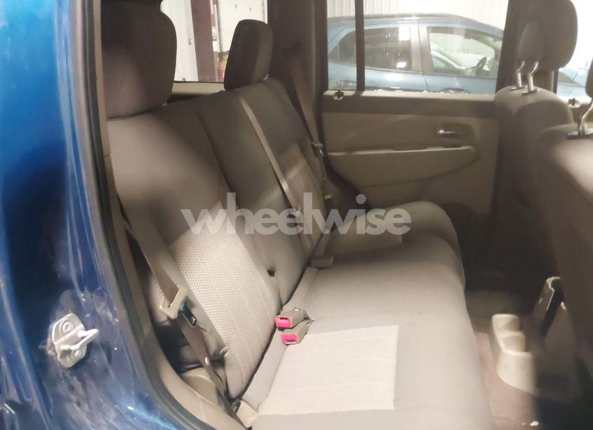 Photo 8 of 2010 Jeep Liberty SPORT (VIN 1J4PN2GK6AW115763)