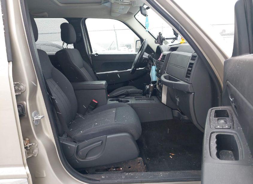 Photo 5 of 2011 Jeep Liberty SPORT (VIN 1J4PN2GK6BW513735)