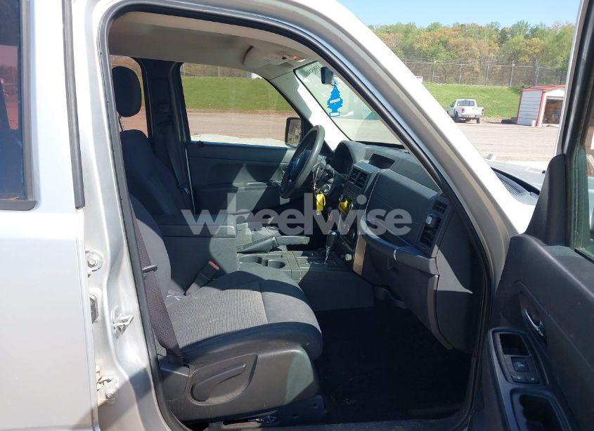 Photo 5 of 2011 Jeep Liberty SPORT (VIN 1J4PN2GK6BW532799)