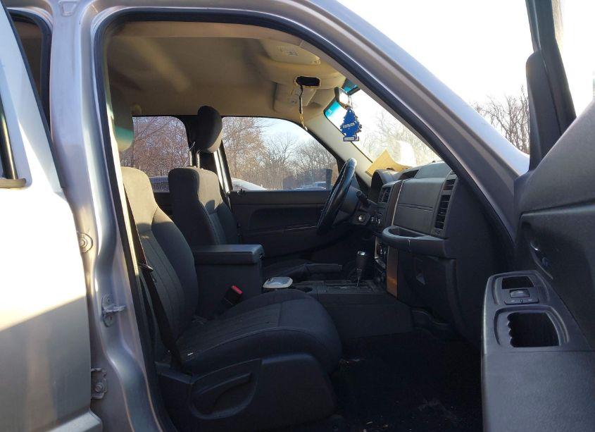 Photo 5 of 2011 Jeep Liberty SPORT (VIN 1J4PN2GK6BW568881)