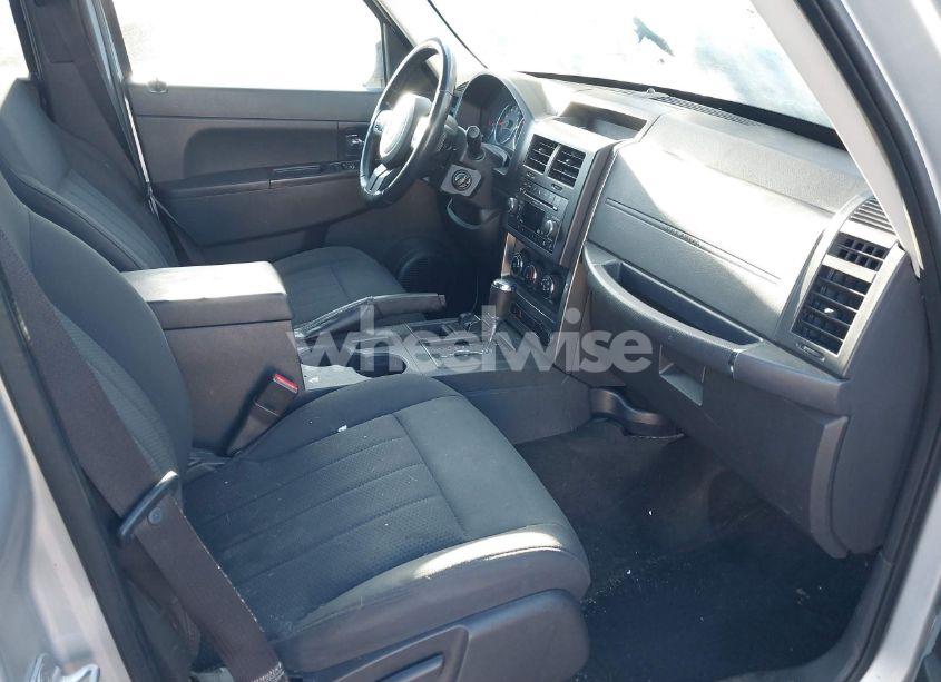 Photo 5 of 2011 Jeep Liberty SPORT (VIN 1J4PN2GK6BW580769)