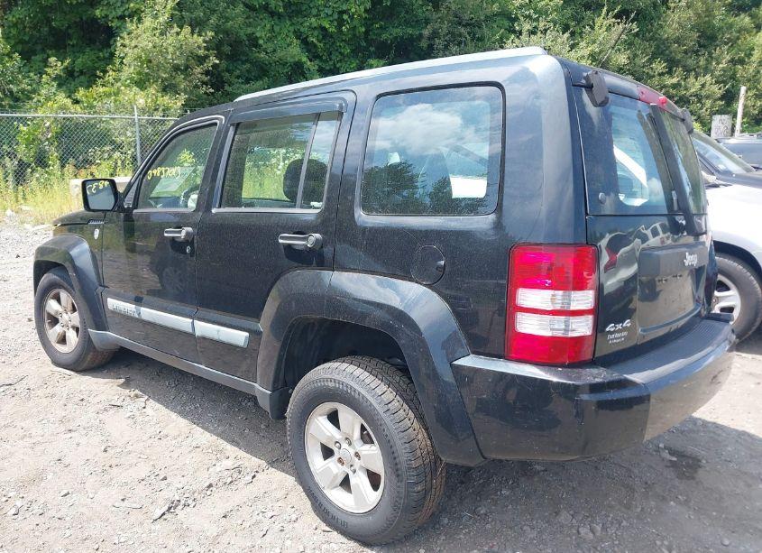 Photo 3 of 2010 Jeep Liberty SPORT (VIN 1J4PN2GK7AW105937)