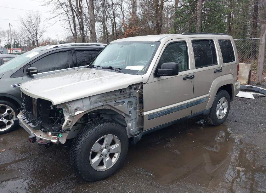Photo 2 of 2010 Jeep Liberty SPORT (VIN 1J4PN2GK7AW110345)