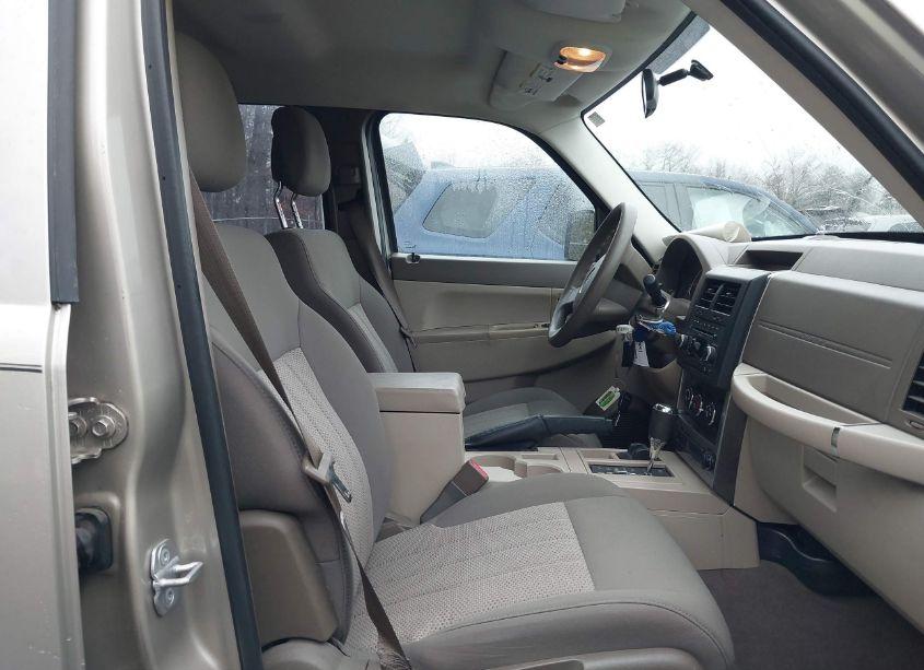 Photo 5 of 2010 Jeep Liberty SPORT (VIN 1J4PN2GK7AW110345)