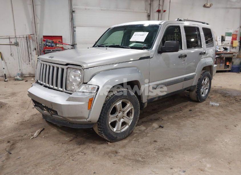 Photo 2 of 2010 Jeep Liberty SPORT (VIN 1J4PN2GK7AW147685)