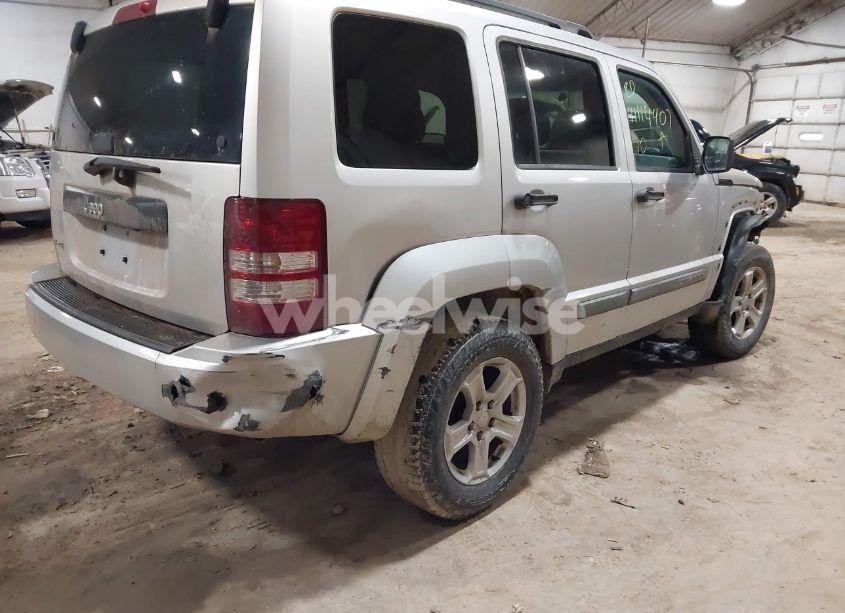 Photo 4 of 2010 Jeep Liberty SPORT (VIN 1J4PN2GK7AW147685)