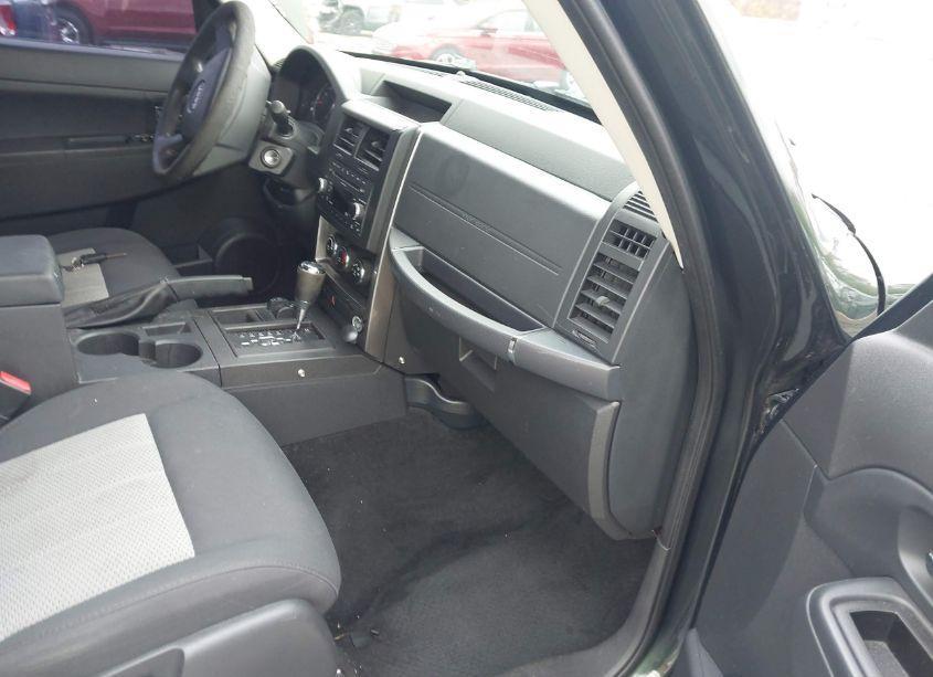 Photo 5 of 2010 Jeep Liberty SPORT (VIN 1J4PN2GK8AW182798)