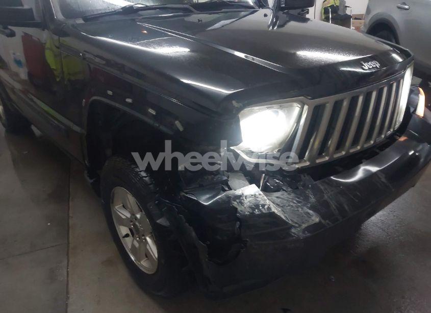 Photo 6 of 2010 Jeep Liberty SPORT (VIN 1J4PN2GK9AW118575)