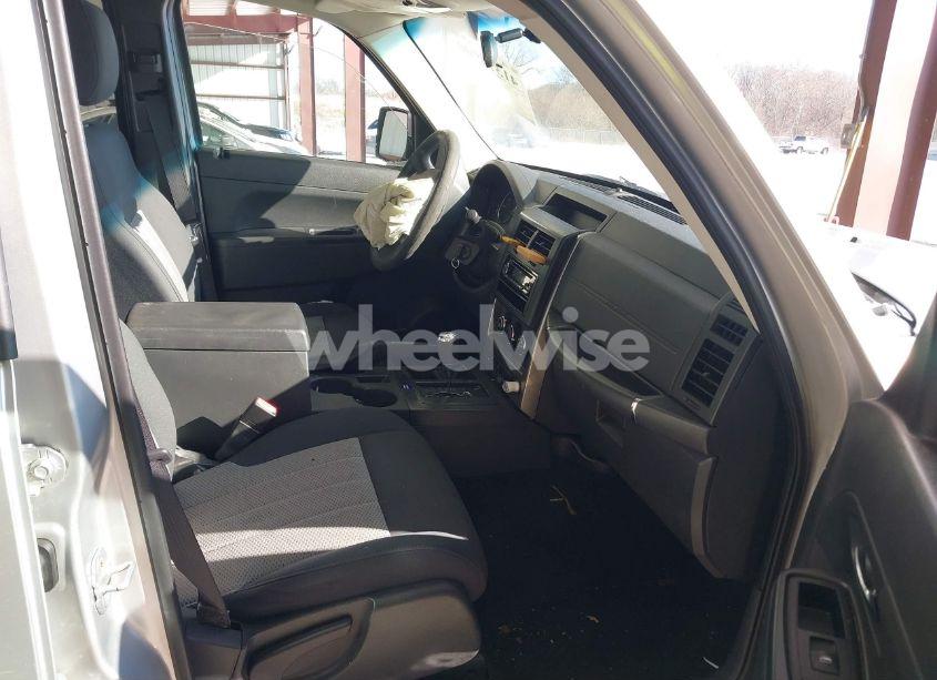 Photo 5 of 2010 Jeep Liberty SPORT (VIN 1J4PN2GK9AW168702)