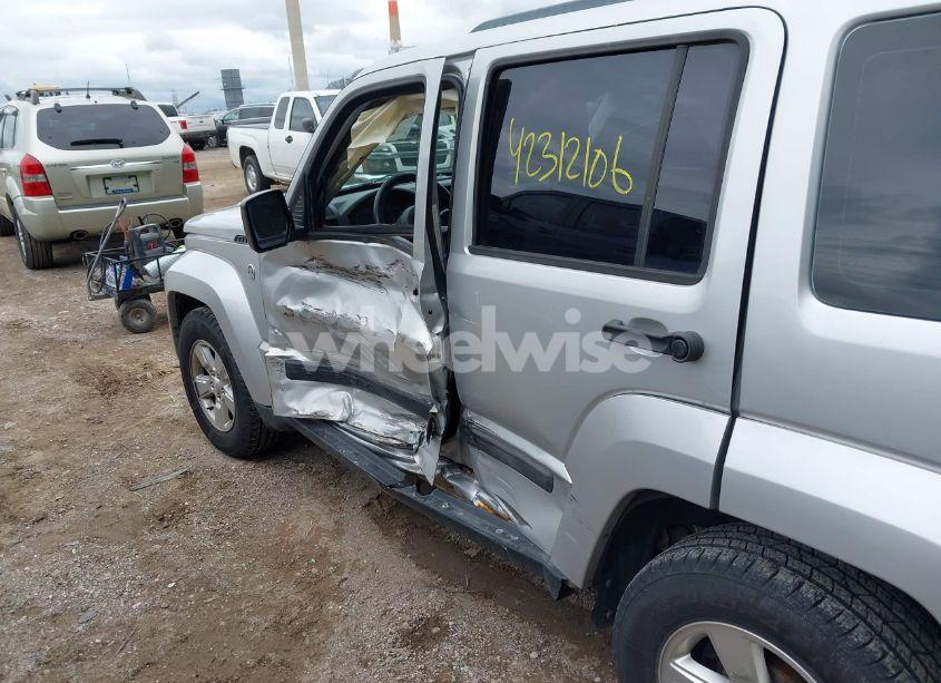 Photo 12 of 2011 Jeep Liberty SPORT (VIN 1J4PN2GK9BW527970)