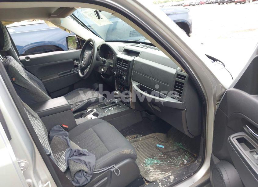 Photo 5 of 2011 Jeep Liberty SPORT (VIN 1J4PN2GK9BW527970)