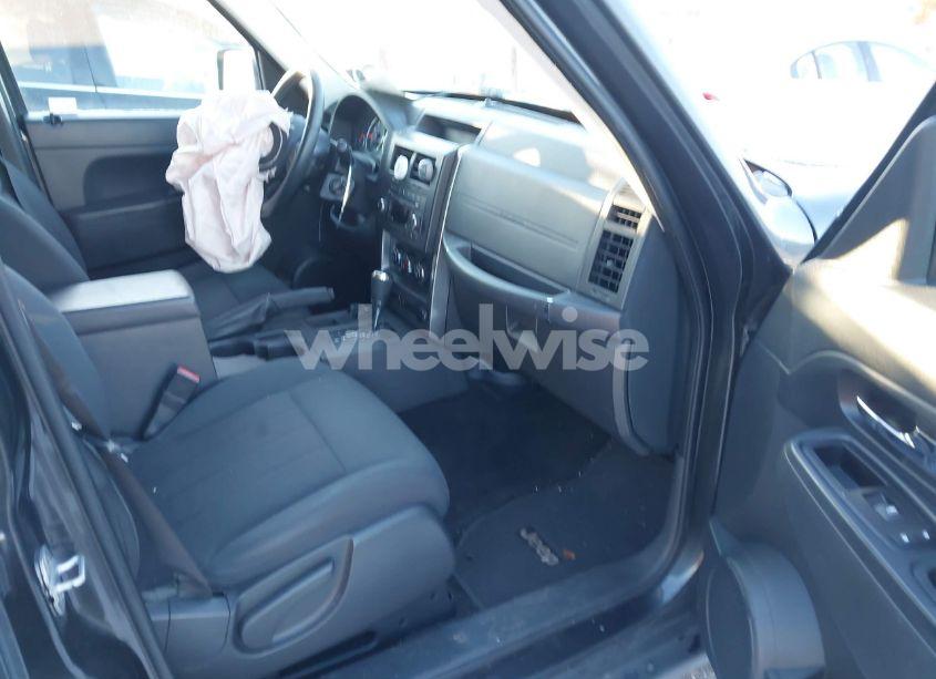 Photo 5 of 2011 Jeep Liberty SPORT (VIN 1J4PN2GK9BW560368)
