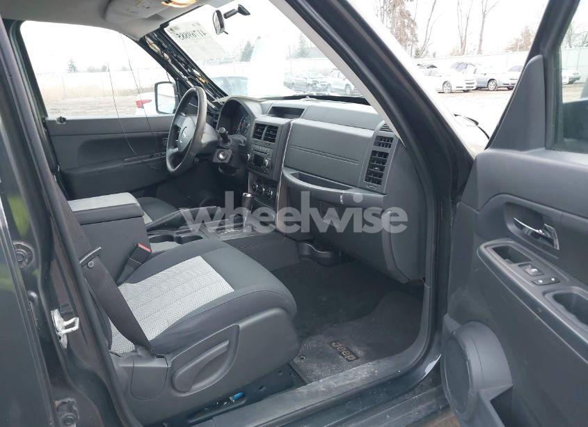 Photo 5 of 2010 Jeep Liberty SPORT (VIN 1J4PN2GKXAW150483)