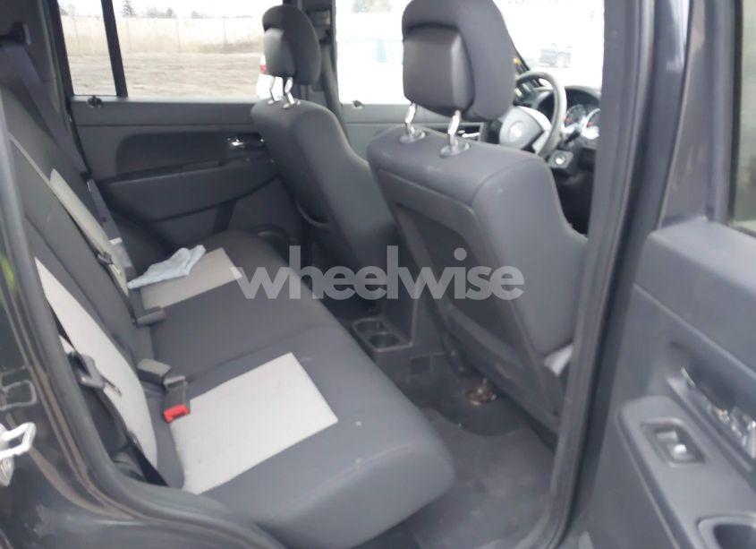 Photo 8 of 2010 Jeep Liberty SPORT (VIN 1J4PN2GKXAW150483)