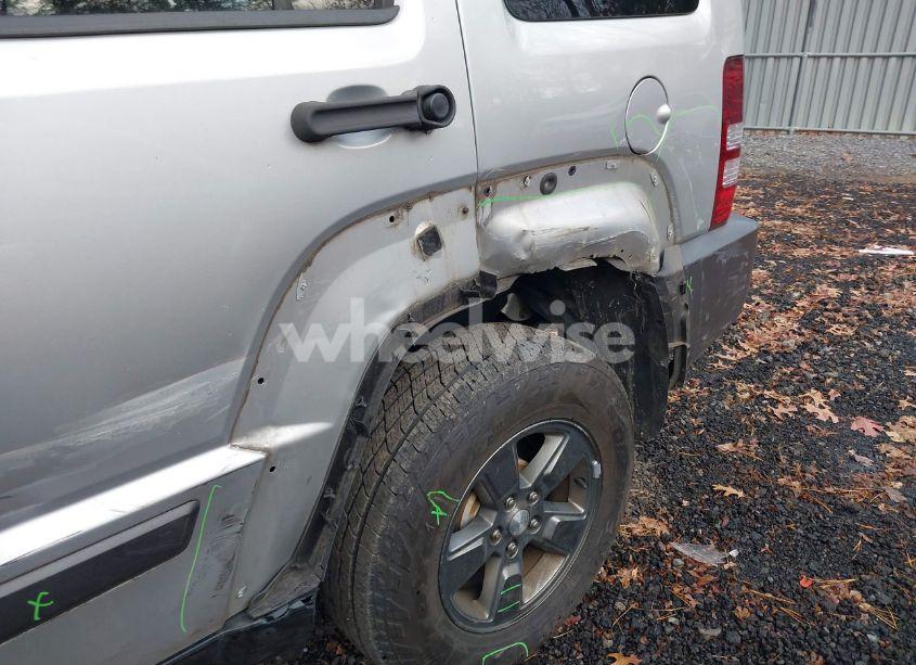 Photo 6 of 2010 Jeep Liberty RENEGADE (VIN 1J4PN3GK4AW147102)