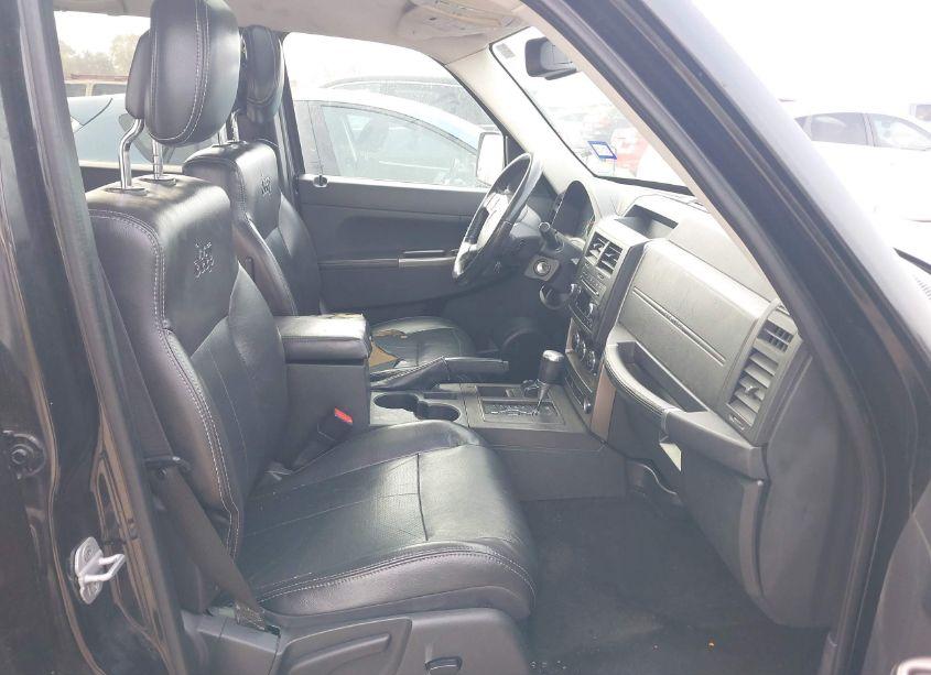 Photo 5 of 2010 Jeep Liberty RENEGADE (VIN 1J4PN3GKXAW148528)