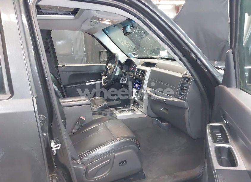 Photo 5 of 2010 Jeep Liberty LIMITED (VIN 1J4PN5GK4AW125452)
