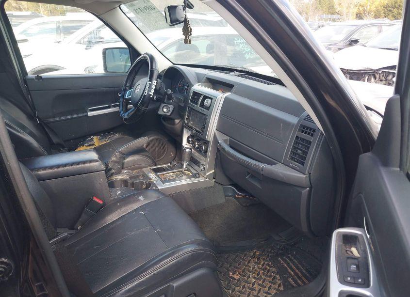 Photo 5 of 2010 Jeep Liberty LIMITED (VIN 1J4PN5GK9AW161024)