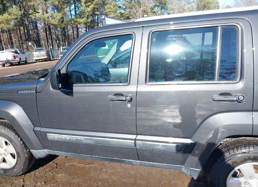 Photo 15 of 2011 Jeep Liberty SPORT (VIN 1J4PP2GK2BW594789)