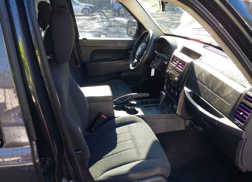 Photo 5 of 2011 Jeep Liberty SPORT (VIN 1J4PP2GK2BW594789)