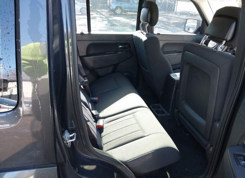 Photo 8 of 2011 Jeep Liberty SPORT (VIN 1J4PP2GK2BW594789)