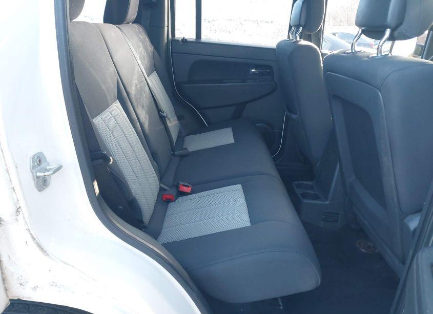 Photo 8 of 2010 Jeep Liberty SPORT (VIN 1J4PP2GK5AW181277)