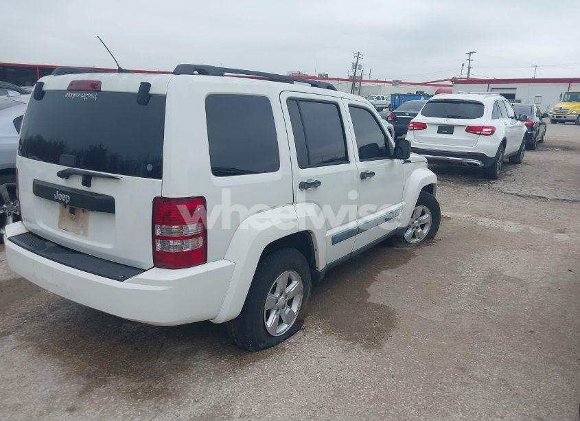 Photo 4 of 2010 Jeep Liberty SPORT (VIN 1J4PP2GK6AW107642)