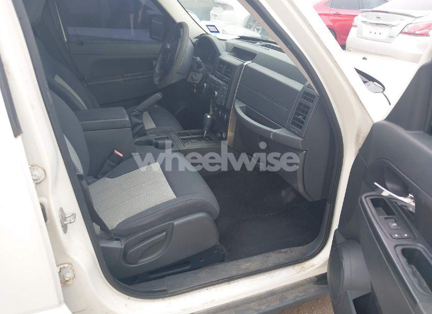 Photo 5 of 2010 Jeep Liberty SPORT (VIN 1J4PP2GK6AW107642)