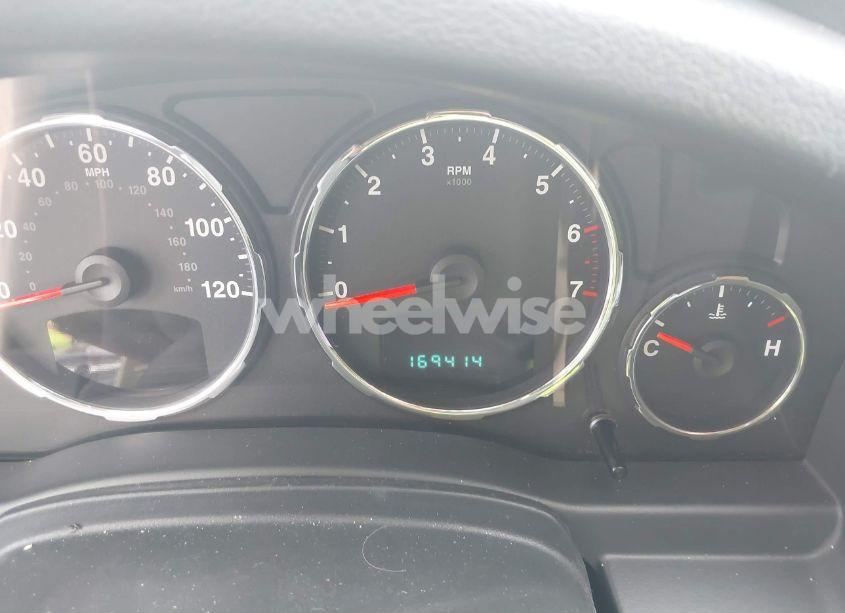 Photo 7 of 2010 Jeep Liberty SPORT (VIN 1J4PP2GK6AW107642)