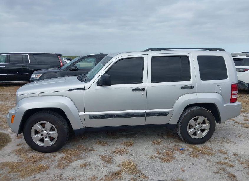 Photo 13 of 2010 Jeep Liberty SPORT (VIN 1J4PP2GK9AW181119)