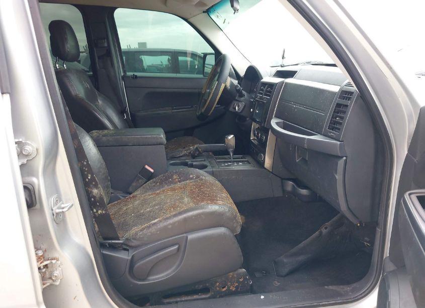 Photo 5 of 2010 Jeep Liberty SPORT (VIN 1J4PP2GK9AW181119)
