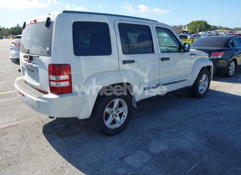 Photo 4 of 2010 Jeep Liberty LIMITED (VIN 1J4PP5GK1AW128982)