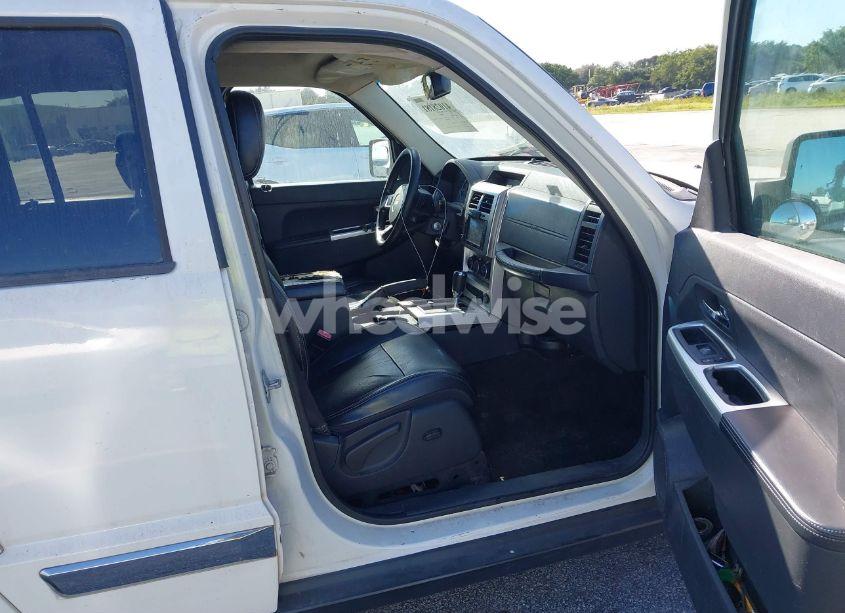 Photo 5 of 2010 Jeep Liberty LIMITED (VIN 1J4PP5GK1AW128982)
