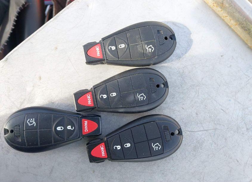 Photo 11 of 2010 Jeep Grand CHEROKEE LAREDO (VIN 1J4PR4GK0AC125125)