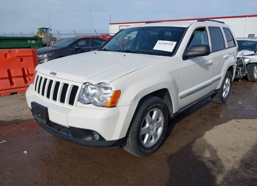 Photo 2 of 2010 Jeep Grand CHEROKEE LAREDO (VIN 1J4PR4GK0AC125125)