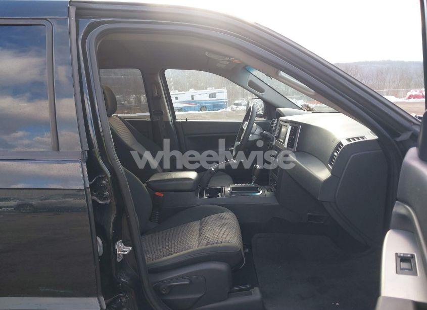 Photo 5 of 2010 Jeep Grand CHEROKEE LAREDO (VIN 1J4PR4GK1AC100301)