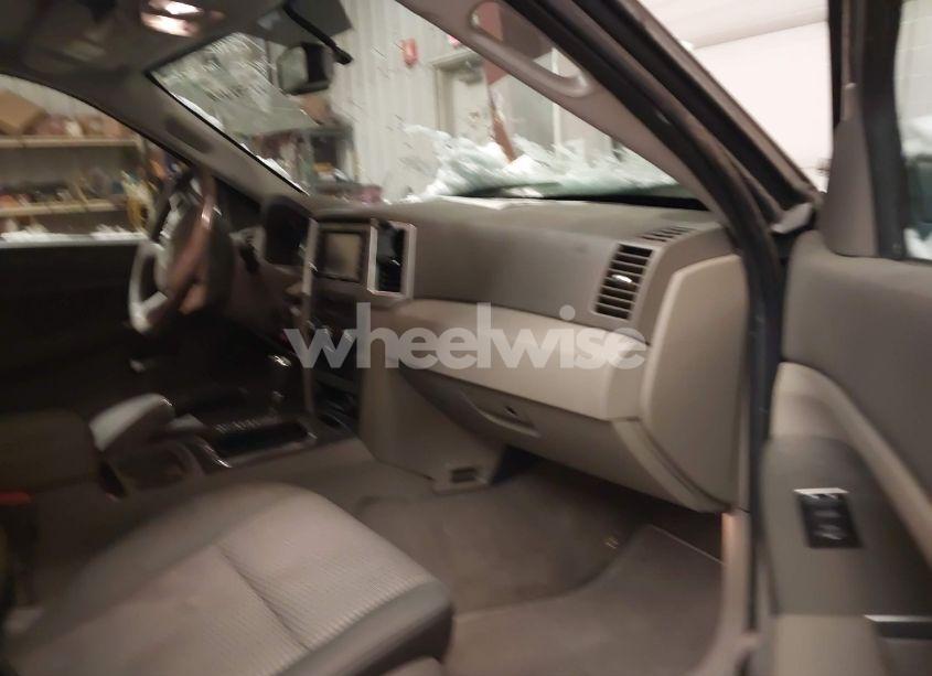 Photo 5 of 2010 Jeep Grand CHEROKEE LAREDO (VIN 1J4PR4GK1AC117342)