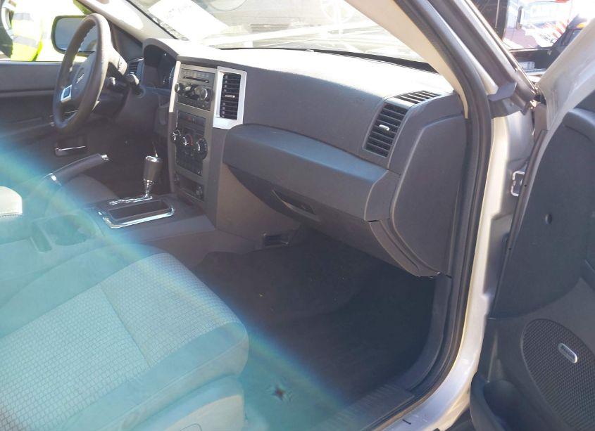 Photo 5 of 2010 Jeep Grand CHEROKEE LAREDO (VIN 1J4PR4GK1AC137879)