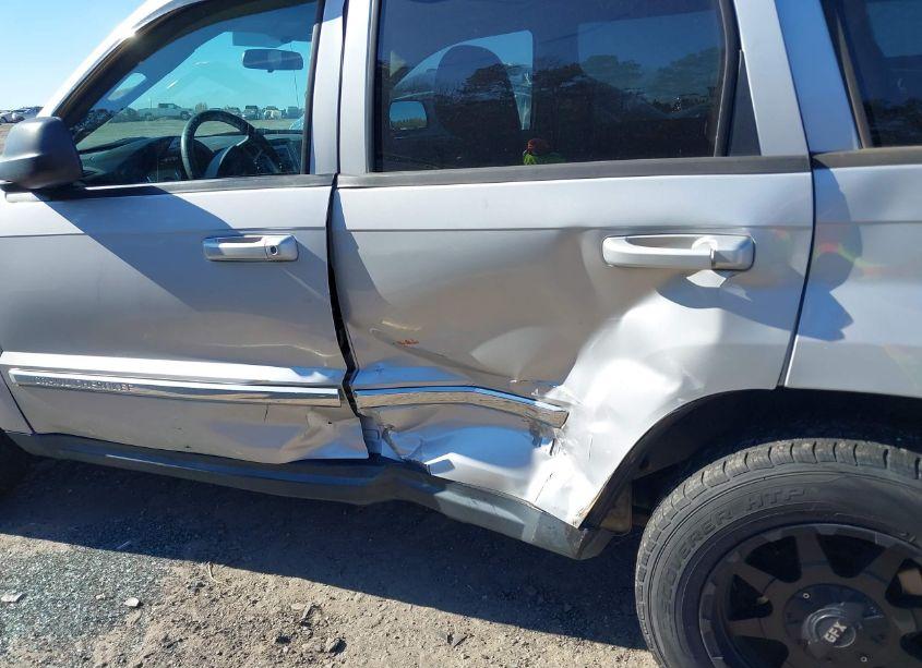 Photo 6 of 2010 Jeep Grand CHEROKEE LAREDO (VIN 1J4PR4GK1AC137879)