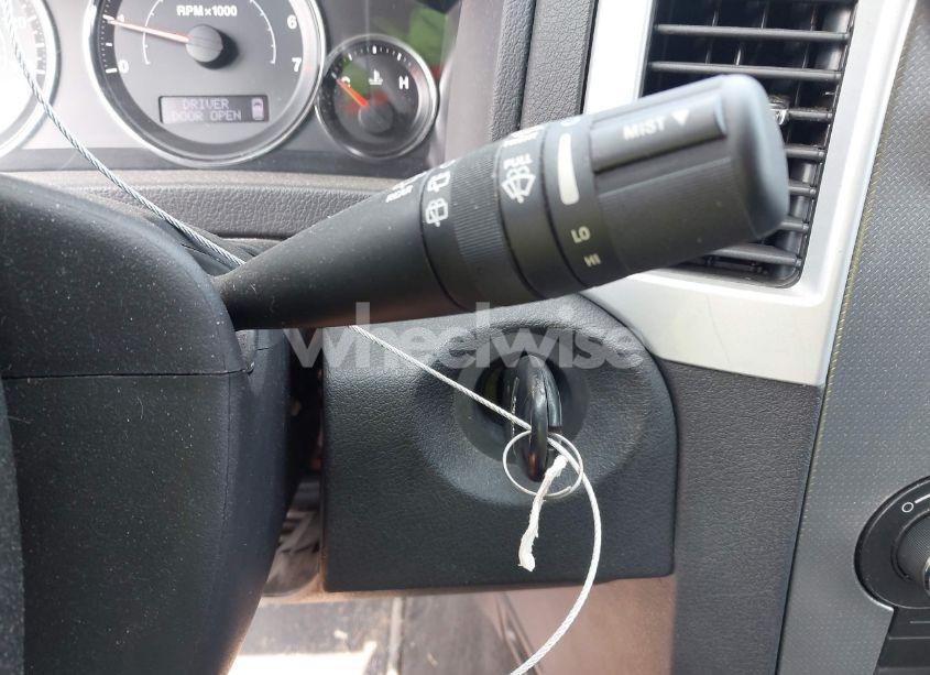 Photo 11 of 2010 Jeep Grand CHEROKEE LAREDO (VIN 1J4PR4GK4AC154644)