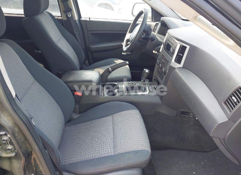 Photo 5 of 2010 Jeep Grand CHEROKEE LAREDO (VIN 1J4PR4GK4AC154644)