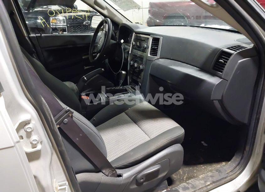 Photo 5 of 2010 Jeep Grand CHEROKEE LAREDO (VIN 1J4PR4GK5AC100267)