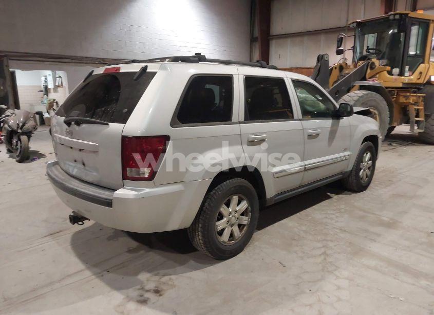 Photo 4 of 2010 Jeep Grand CHEROKEE LAREDO (VIN 1J4PR4GK6AC125226)