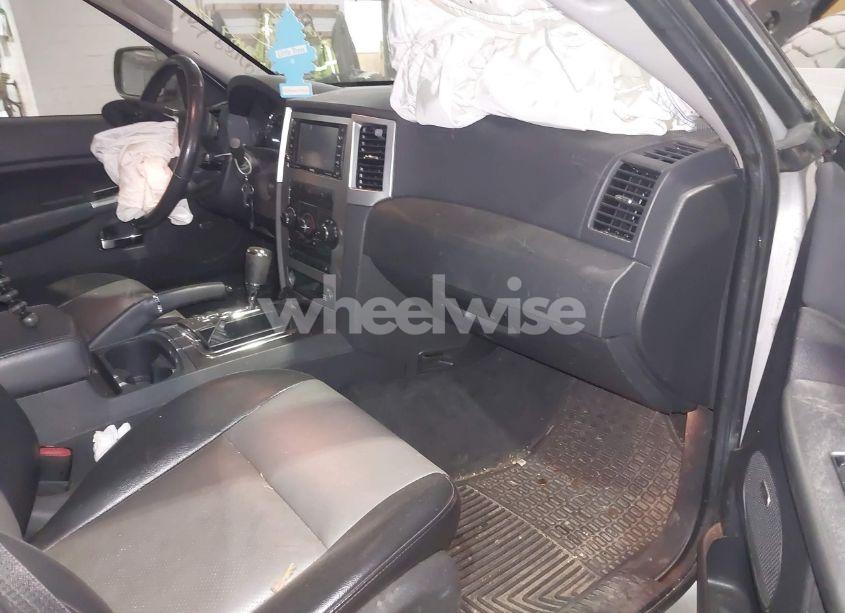 Photo 5 of 2010 Jeep Grand CHEROKEE LAREDO (VIN 1J4PR4GK6AC125226)