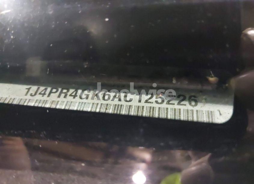 Photo 9 of 2010 Jeep Grand CHEROKEE LAREDO (VIN 1J4PR4GK6AC125226)