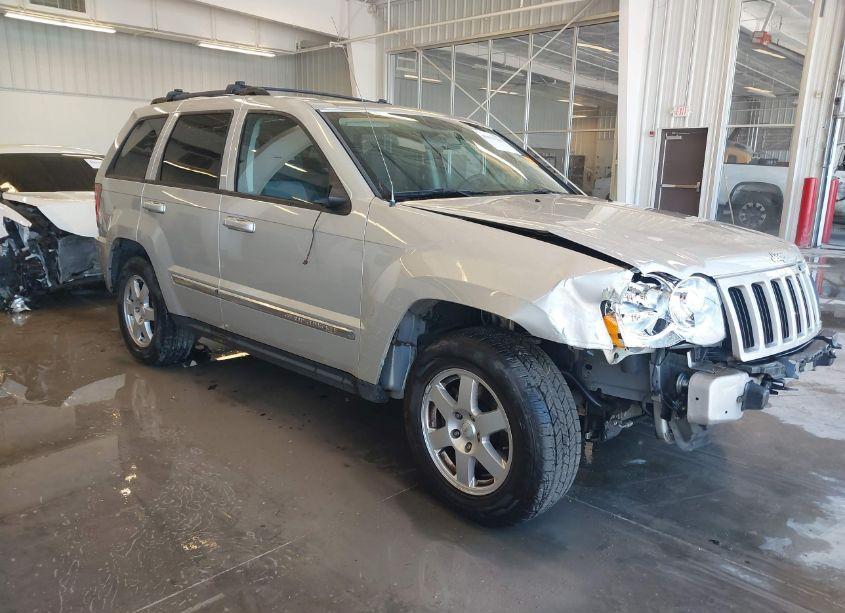 2010 Jeep Grand CHEROKEE LAREDO (VIN 1J4PR4GK6AC131012) main photo