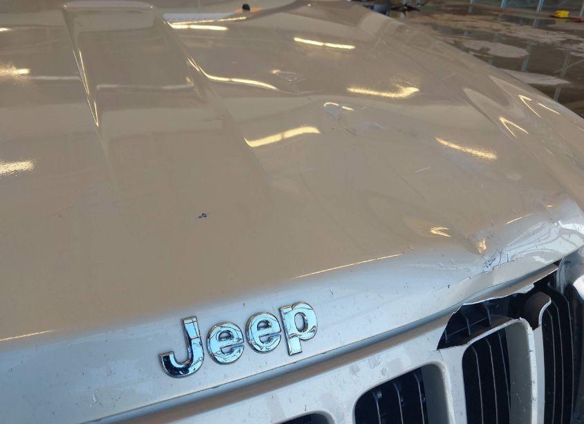 Photo 18 of 2010 Jeep Grand CHEROKEE LAREDO (VIN 1J4PR4GK6AC131012)