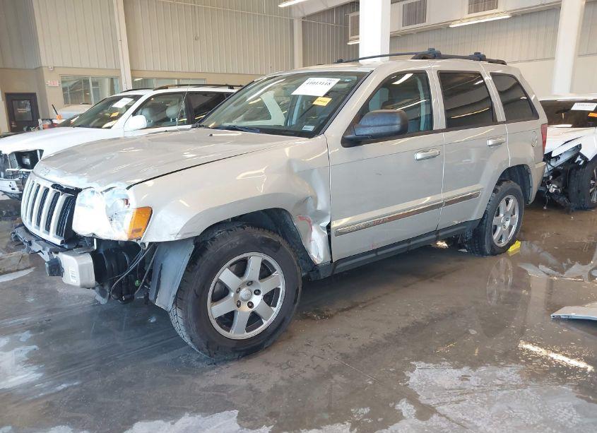 Photo 2 of 2010 Jeep Grand CHEROKEE LAREDO (VIN 1J4PR4GK6AC131012)