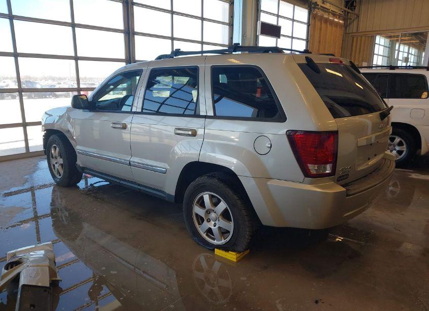 Photo 3 of 2010 Jeep Grand CHEROKEE LAREDO (VIN 1J4PR4GK6AC131012)